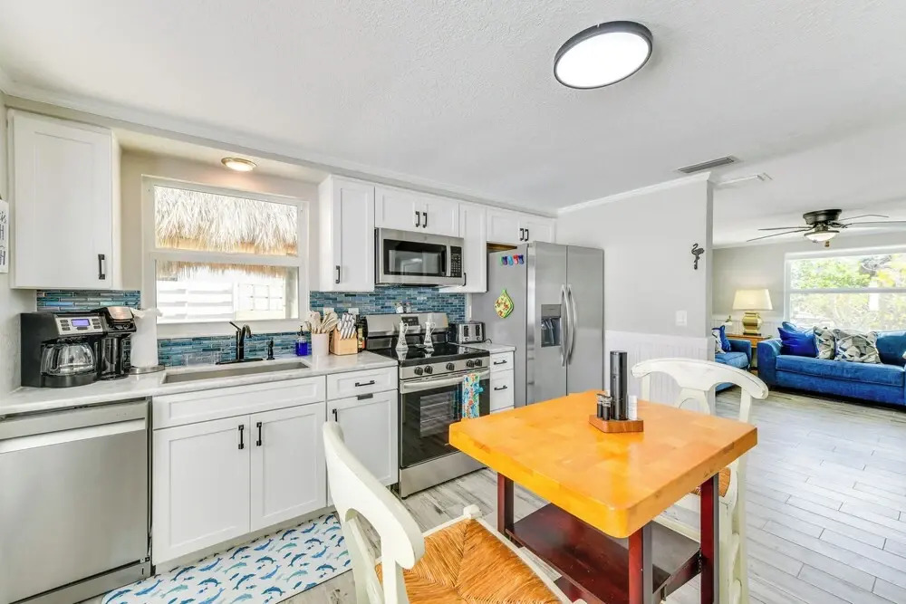 Fish, Swim & Unwind: Anna Maria Apt Steps to Beach