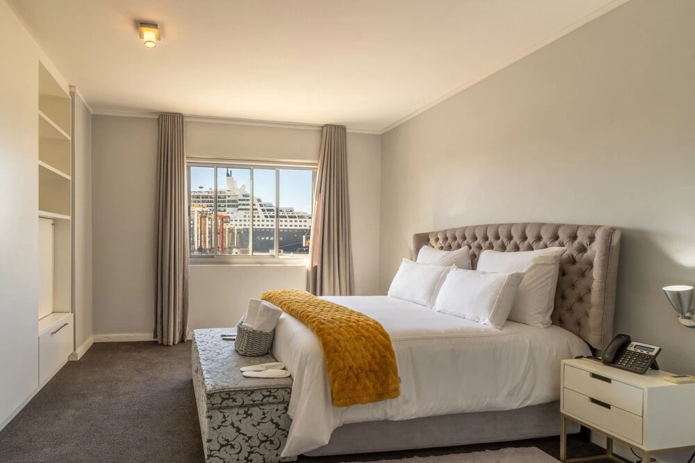 Experience Uninterrupted Comfort Fully Furnished 2br Flat Free From Loadsheding