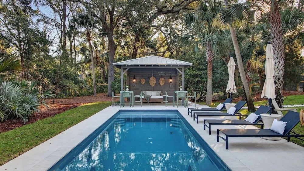 Sparrow Haus by Avantstay Luxe Isle of Palms Retreat Pool + Firepit + Outdoor Lounge