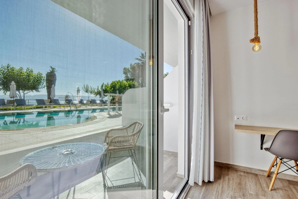 Sirocco Hotel