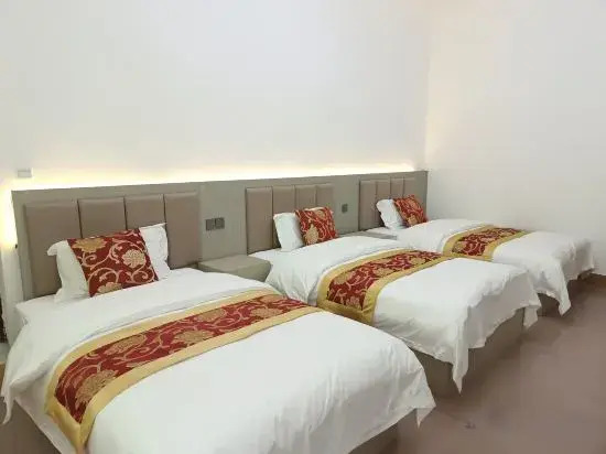 Hotels in Yue