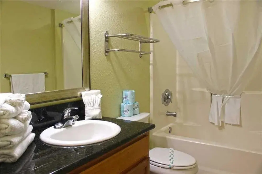 Bay View 910 - 1 Br Condo