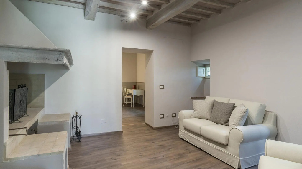 Finestra Su Siena 16, Emma Villas
