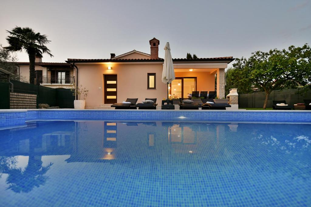 House Vedran 1125