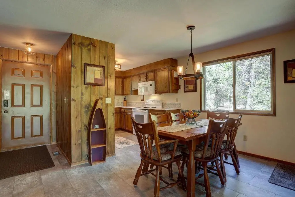 11 Camas-Hot Tub-4BR/2BA