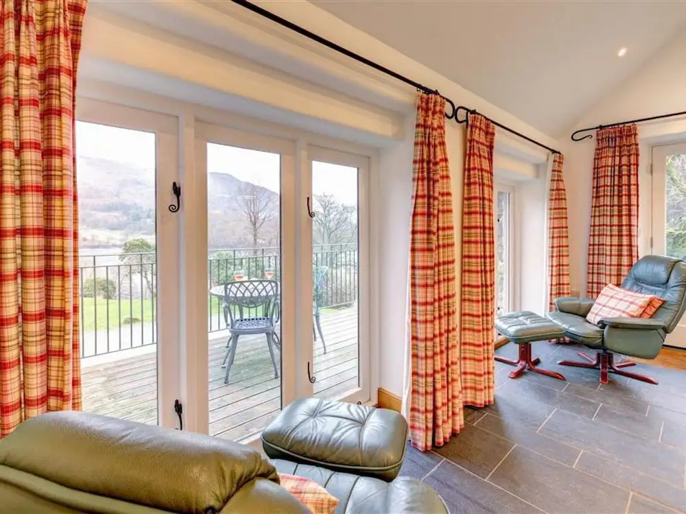A Spacious Holiday Home in the Beautiful Cumbria Countryside, With Private Parking