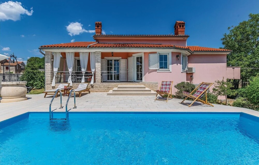Gorgeous Home In Marcana