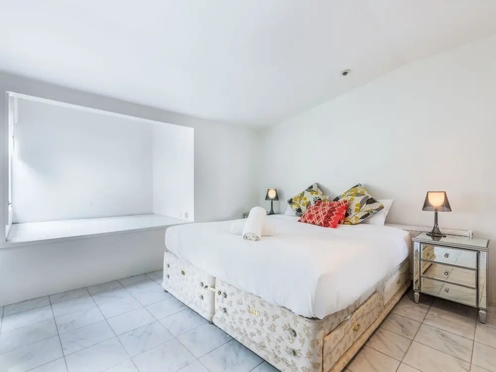 Spoilt for Choice 2-bed/2-bath + Free Parking