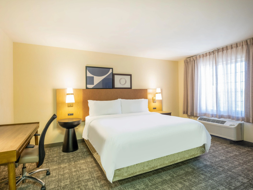 Staybridge Suites Milwaukee Airport South by IHG