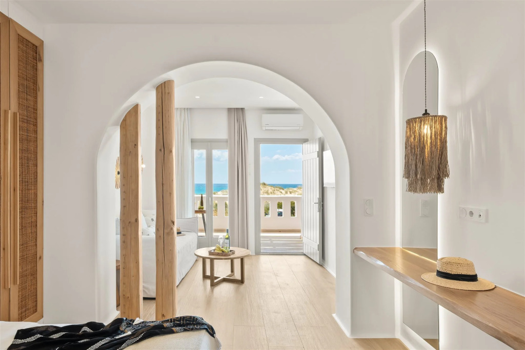 Almiriki Naxos Beachside Living