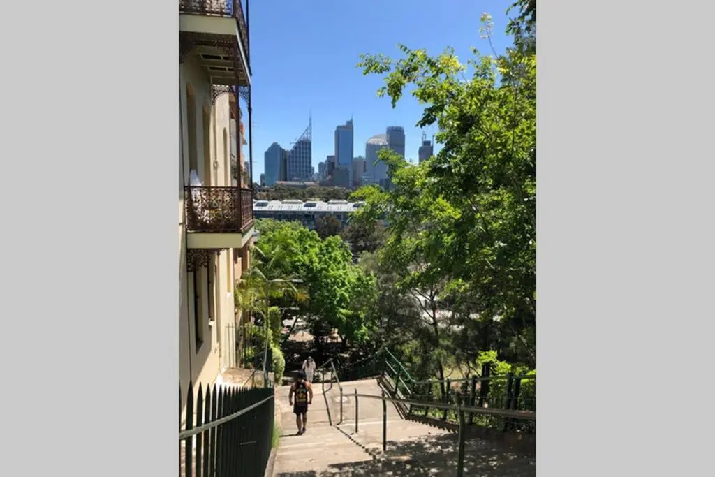 Rushcutters Bay - pool + parking