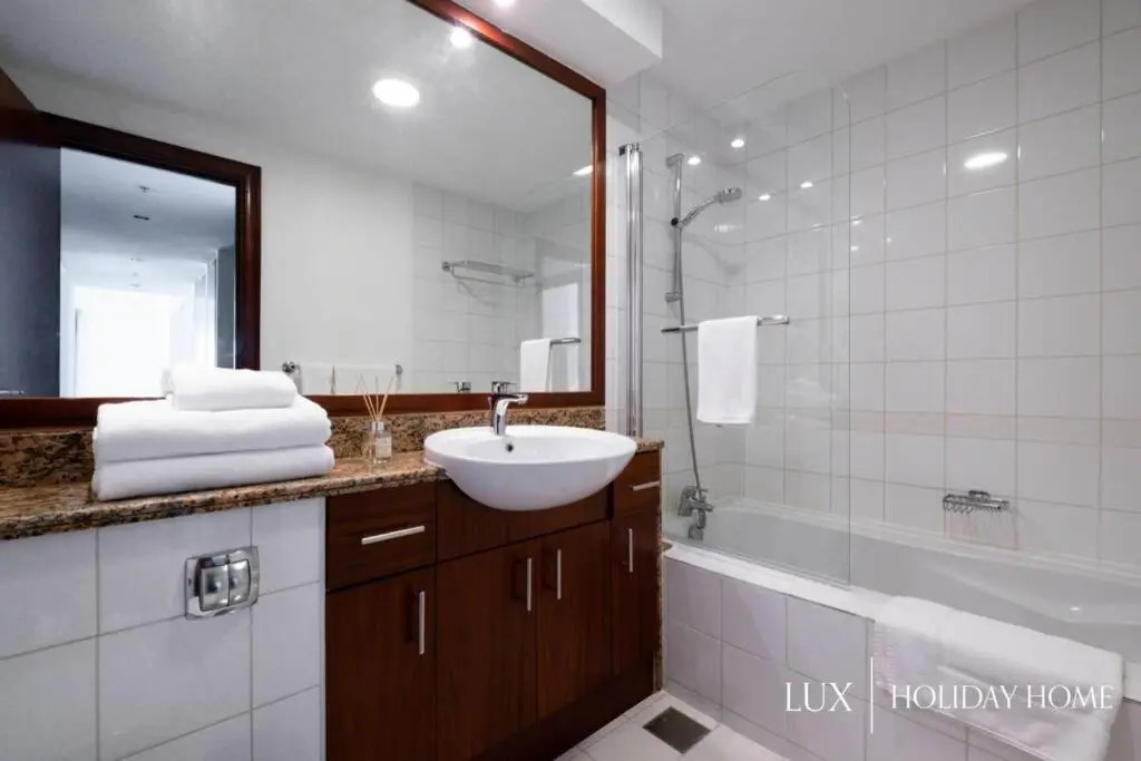LUX - Ultimate Marina View Deluxe Suite