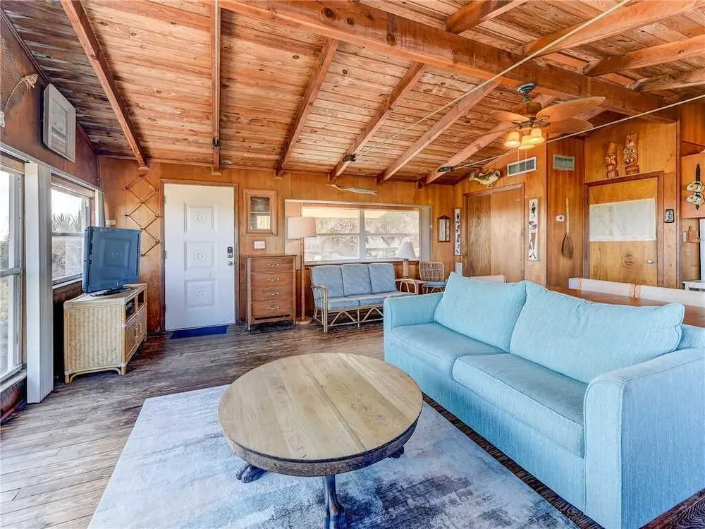 Pounds Cottage, 1 Bedroom, Ocean Front, Pet Friendly, Sleeps 5