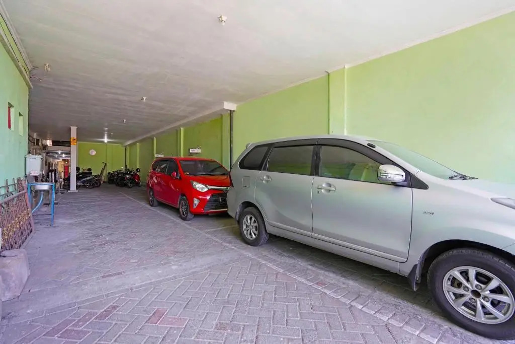 OYO Life 91670 Mannsur Homestay Syariah