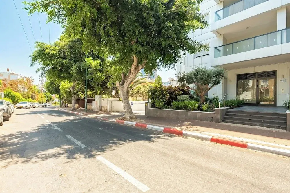 MAMAD - Sea Breeze Netanya Retreat by Sea N Rent