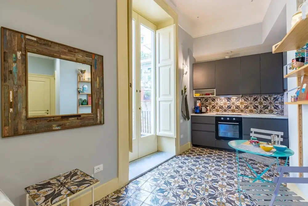 Donna Costanza - Stylish and Panoramic Flat