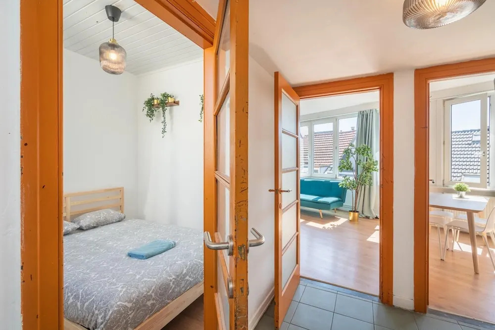 Large Antwerp City Center Apartments2bbkwi-fi