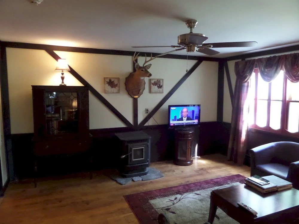 The Lodge At Harrisburg Lake
