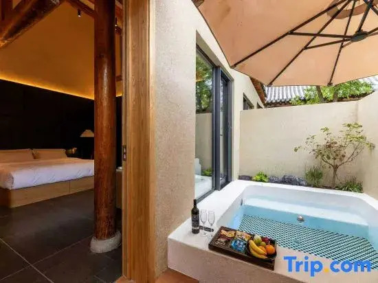 Qingmo · Private Hot Spring · Homestay (Xinzhou Ancient City)
