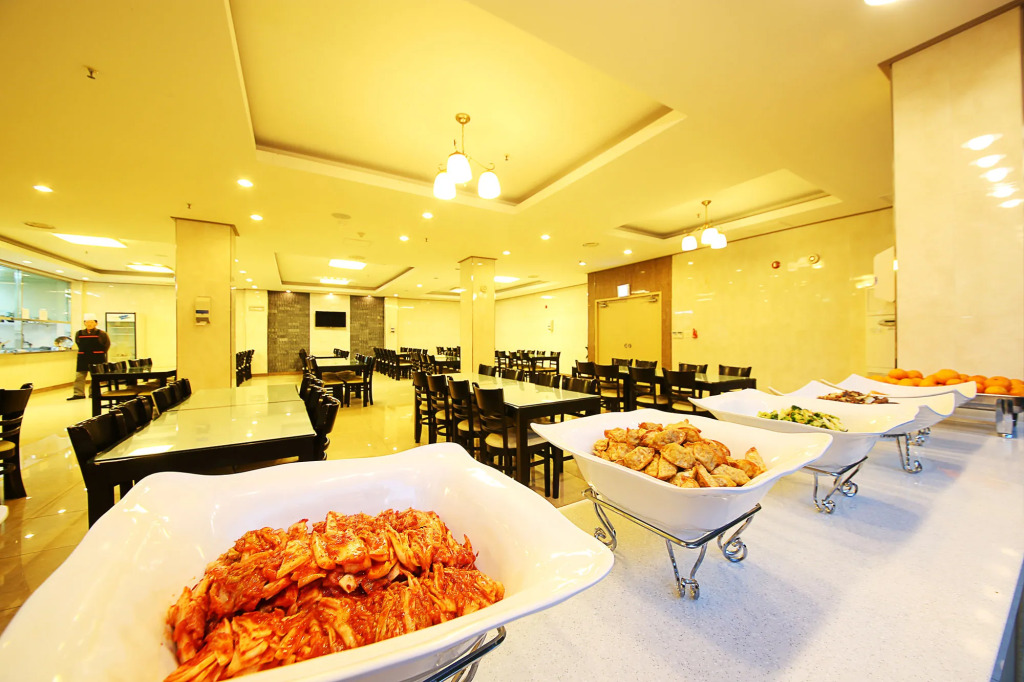 Whinstone Hotel & Resort