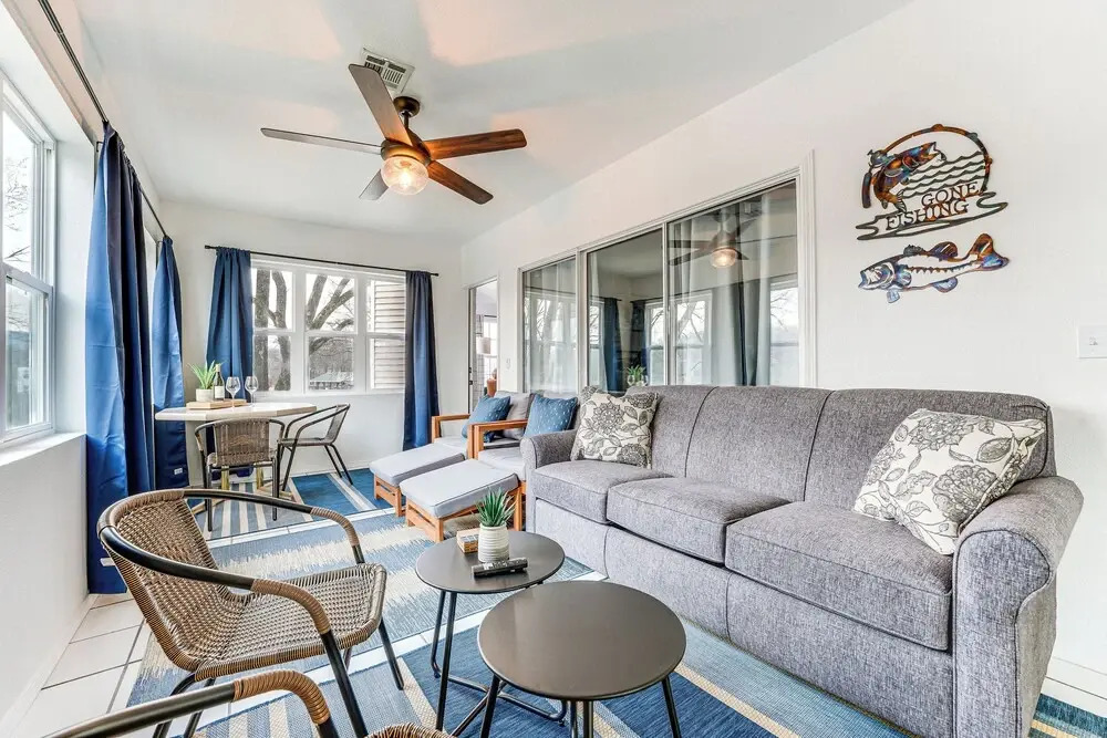 Sunroom, Fireplace: Lakefront Branson Condo