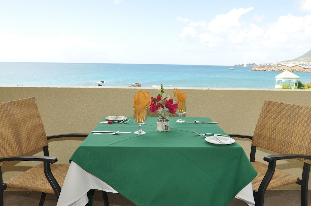 Bird Rock Beach Hotel