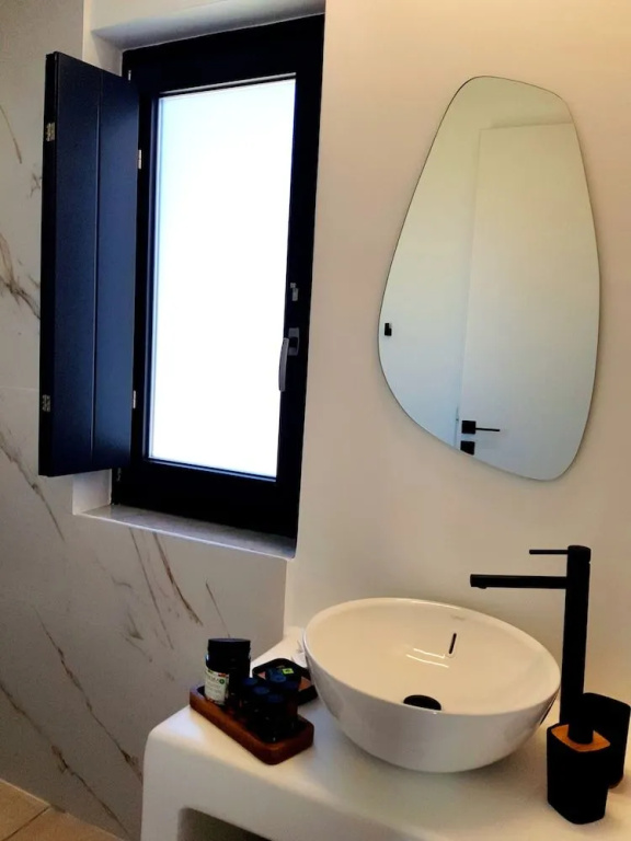 myLithos Suites