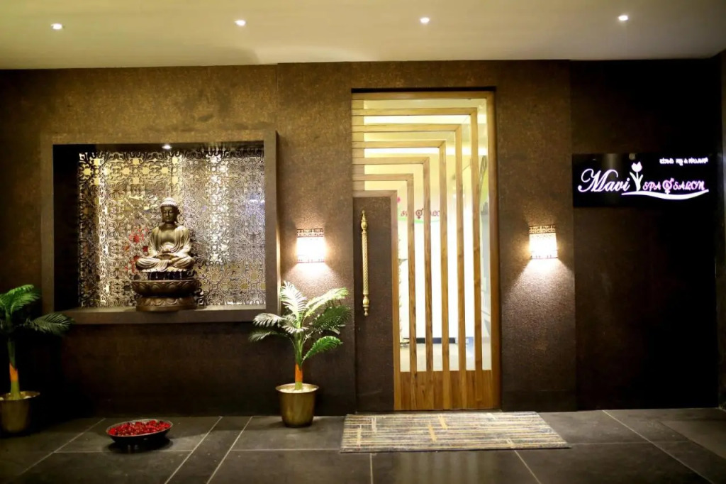Rg Royal Hotel