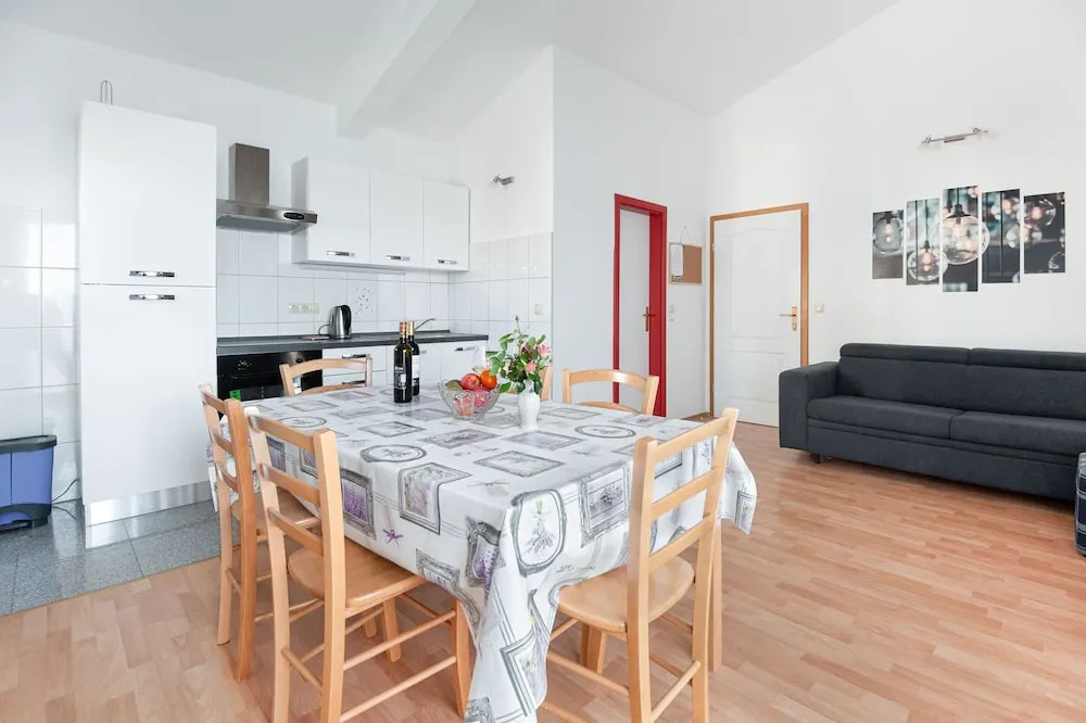 Apartments Tomic