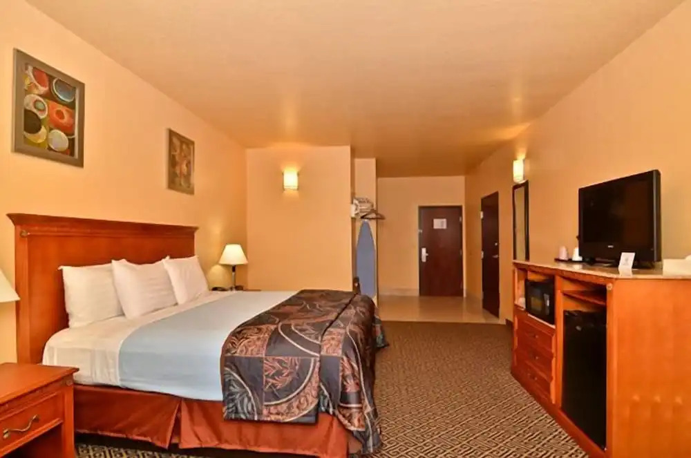 HiWay Inn Express of Broken Bow