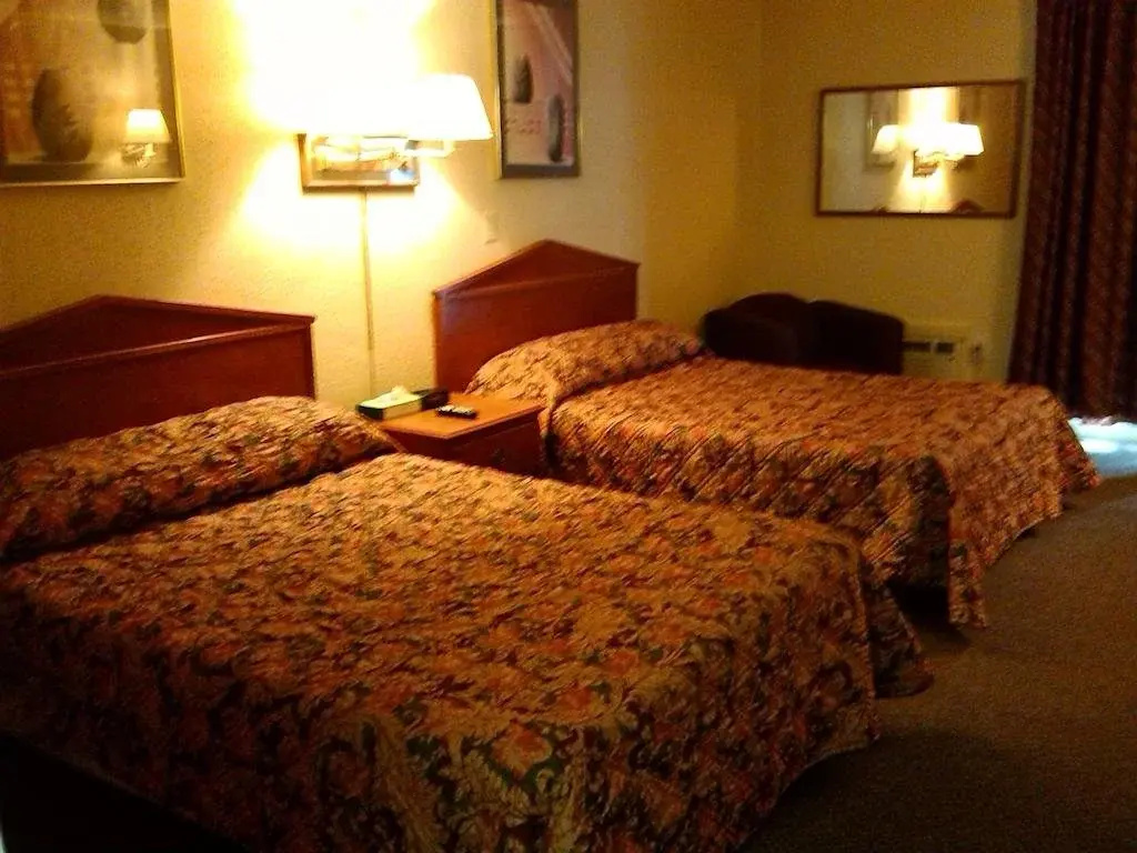 Woodridge Inn and Suites