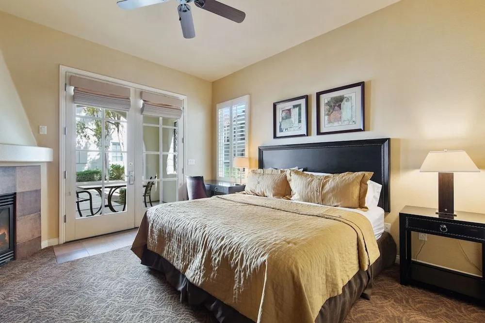 Deluxe King Casita 1 Bedroom Condo by RedAwning