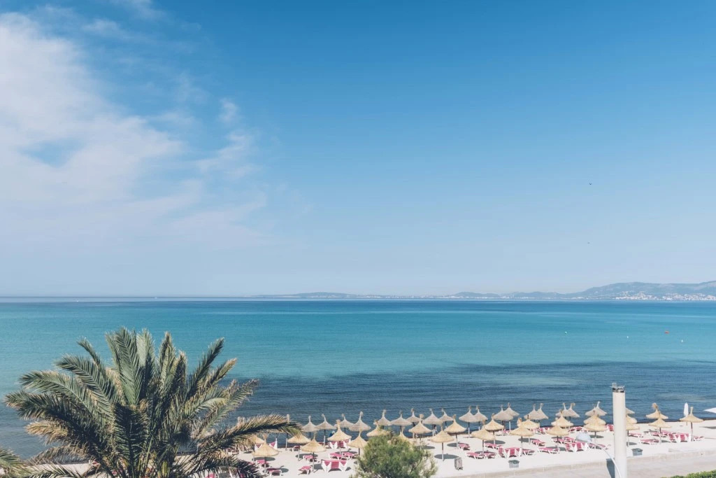 AYA Seahotel