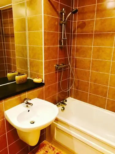 Glasgow City Center Flat with Parking