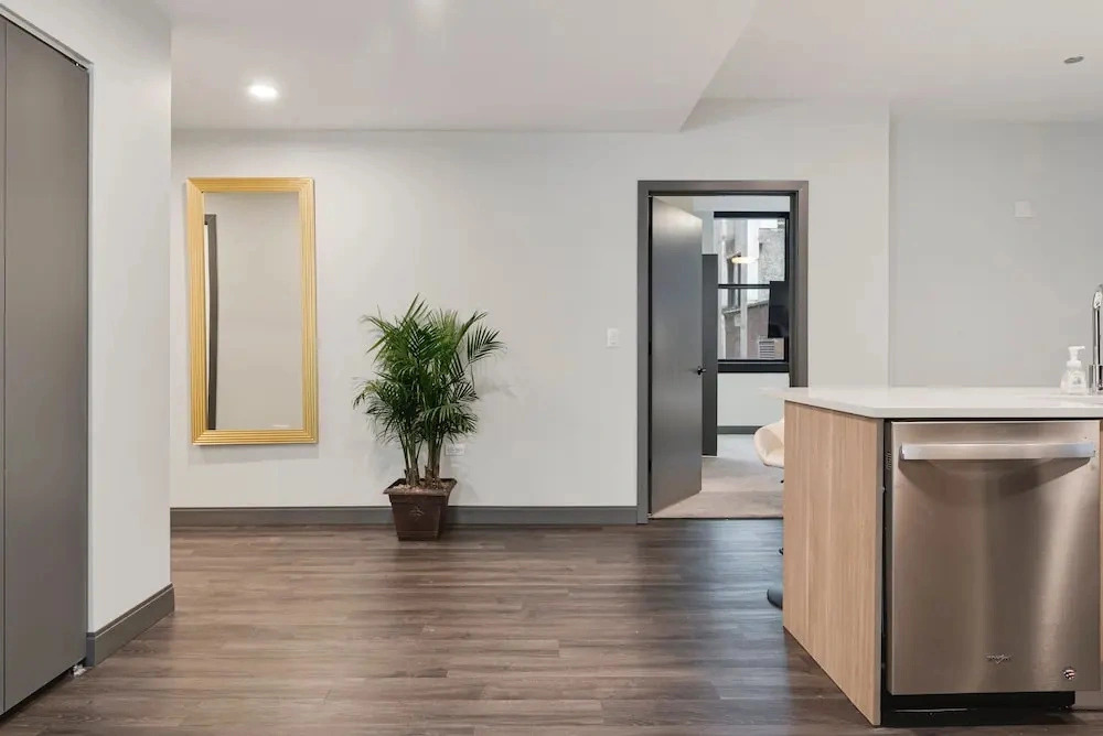 Two Units Seamless Stay Downtown Convenience