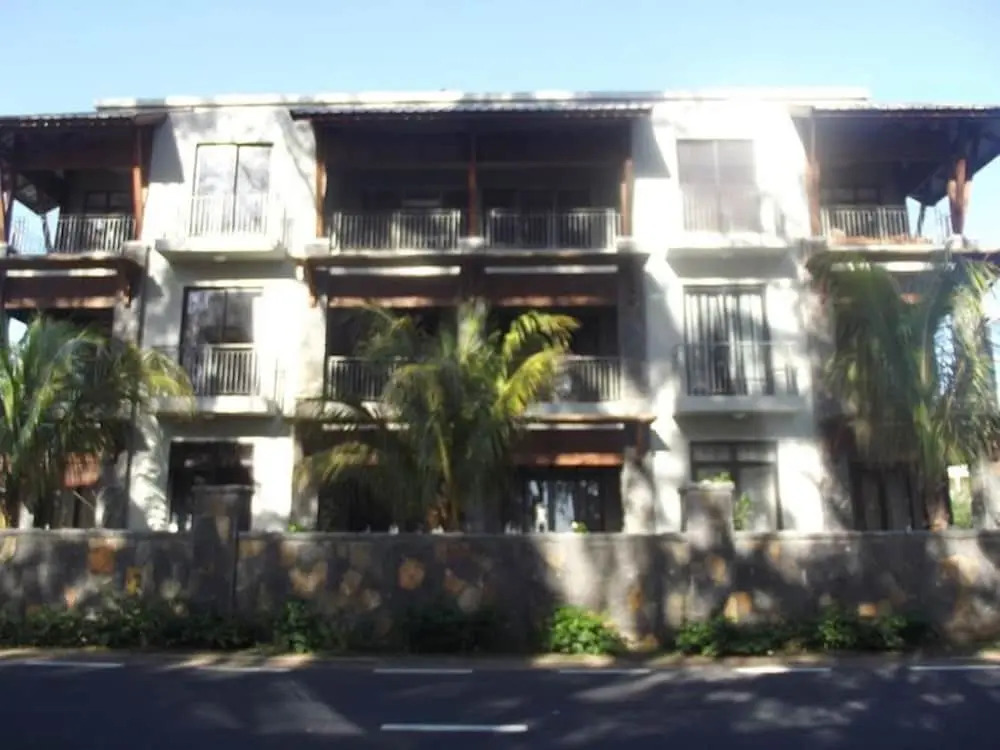 West Terraces Residence No 5 with SEAFRONT - LICENSED BY TOURISM AUTHORITY 13516