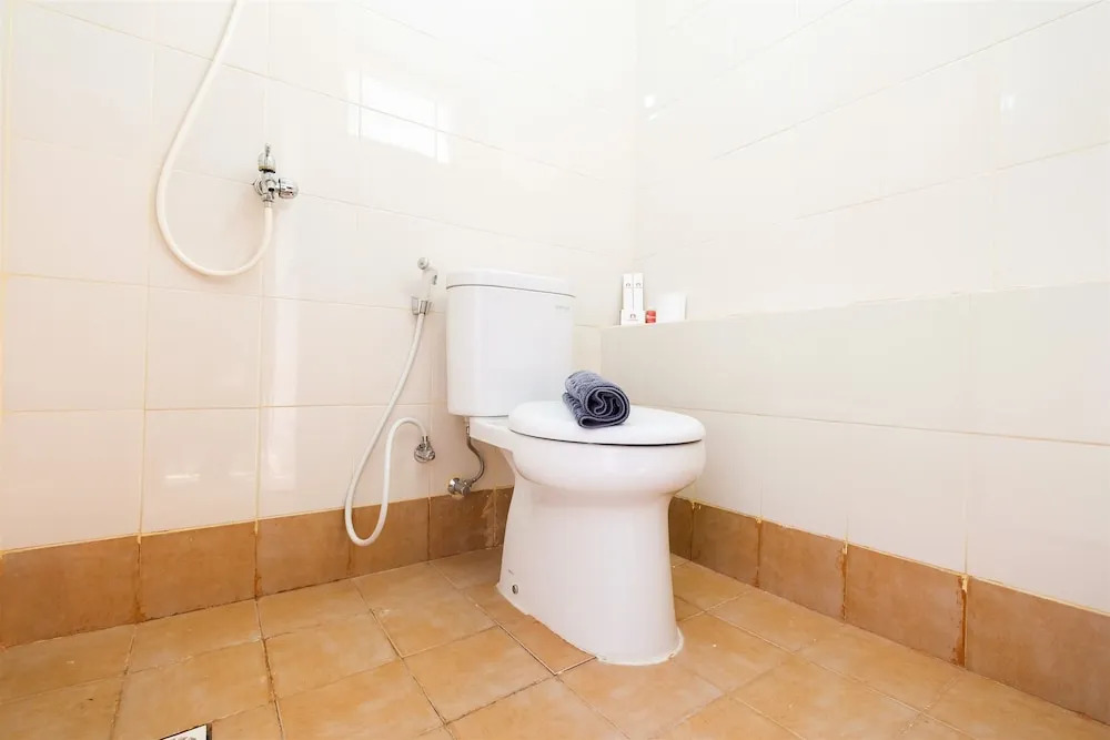 Simple & Cozy 1BR @ Bassura Apartment Near to Bassura City Mall