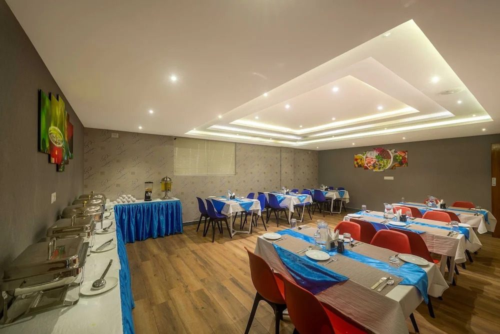 Royal Ace Boutique Hotel