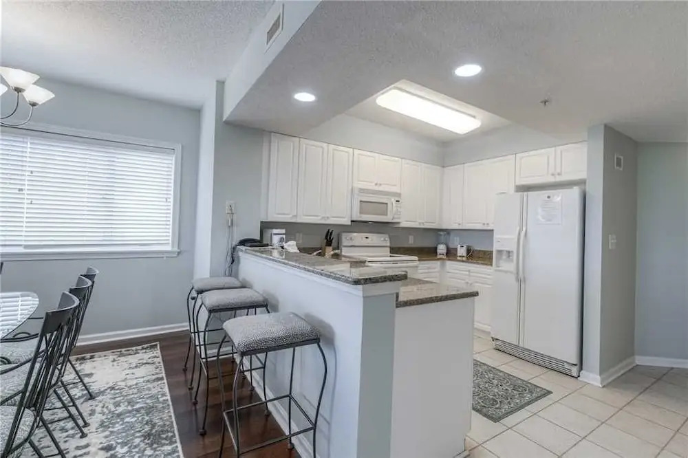 North Tower #809 Condominium 4 Bedrooms 3 Bathrooms Condo
