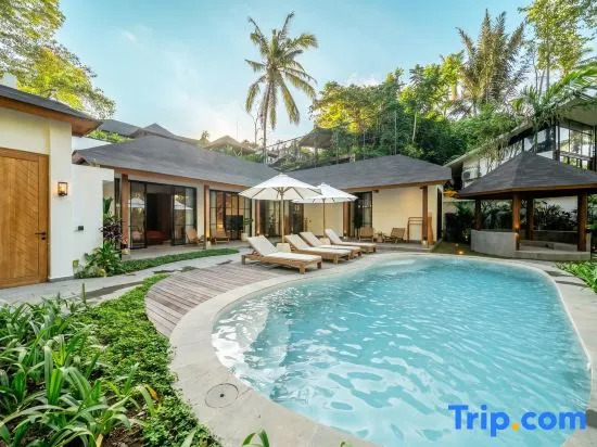 Sorento by DH - Tropical Retreat with Jungle Views & Pool