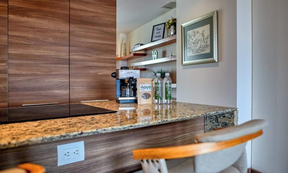 Luxury 2BR Condo in Marina - Pool - Zen Rooftop