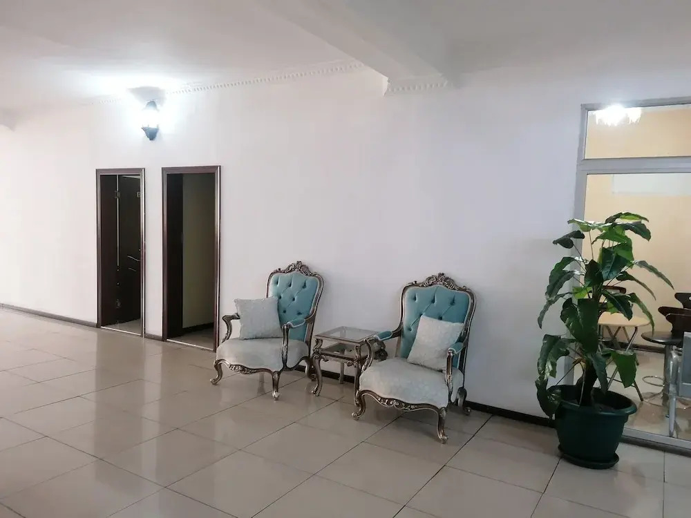 Royal Gibson Hotel Ltd