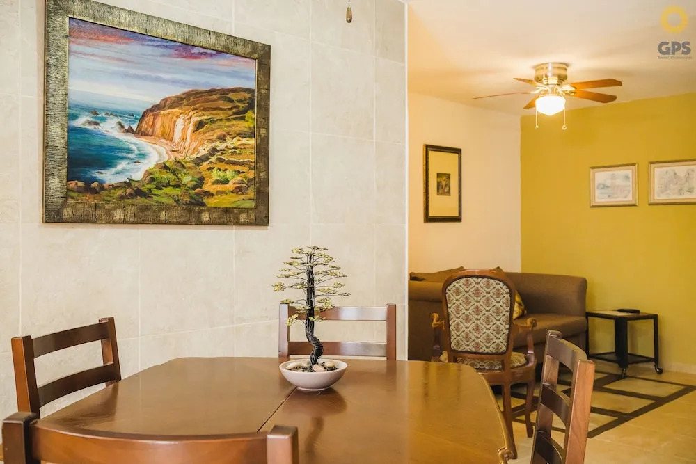 Meson del Capitan Apartments