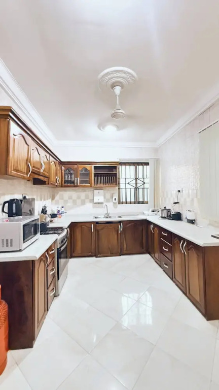 Entire First Floor With 3 En-suite Bedrooms