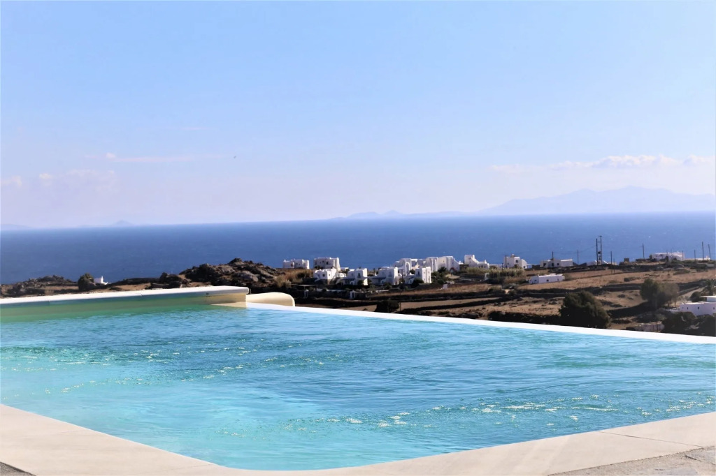 Evi Suites & Villas