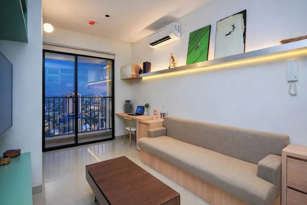 Calm And Restful 1Br At Ciputra World 2 Apartment