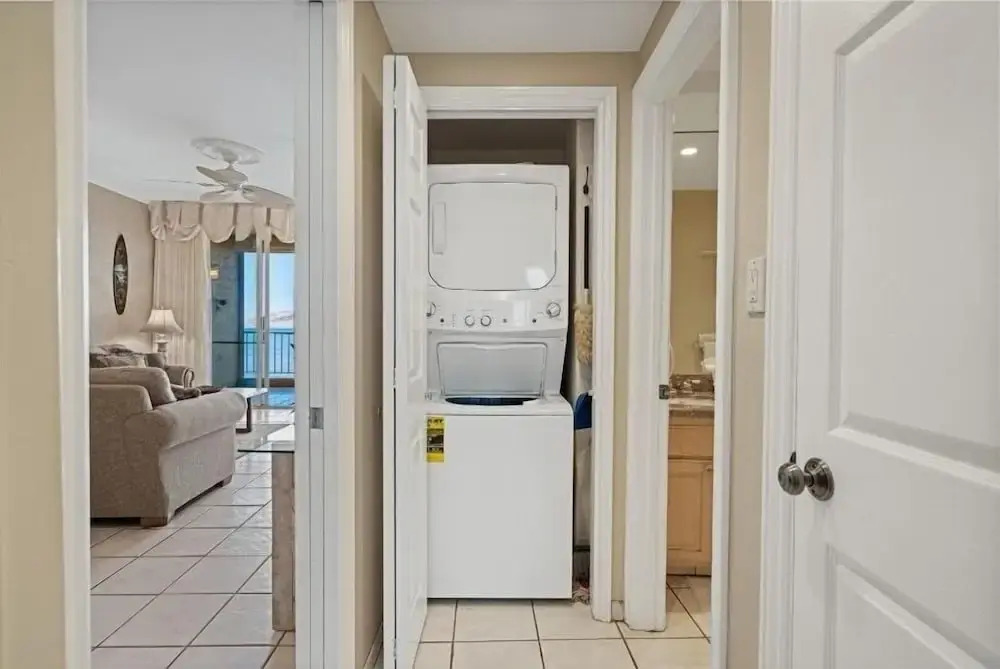 Menehune Shores, #609 2 Bedroom Condo
