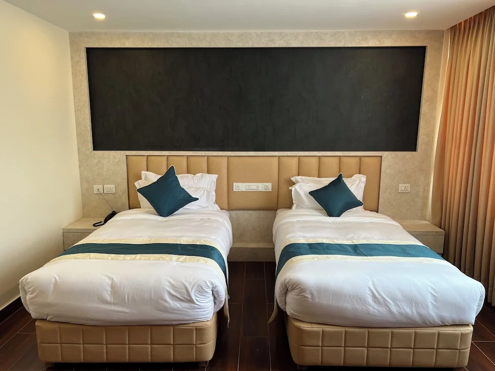 Hotel Black Diamond - Transit Point Inside Airport