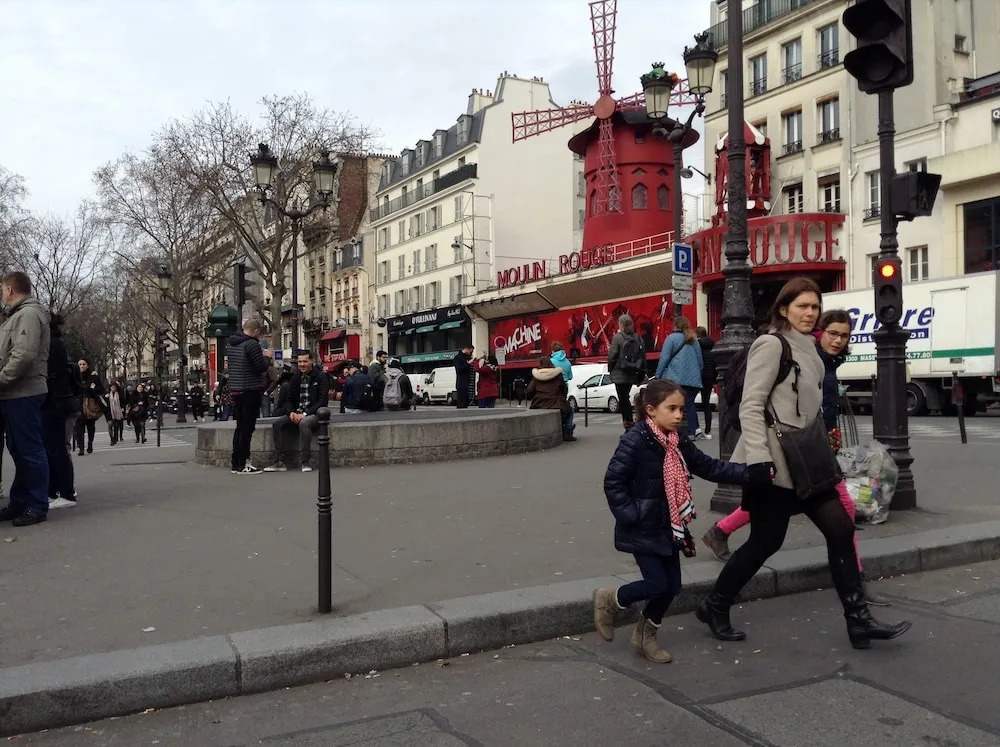 Studio in Paris, With Wonderful City View and Wifi