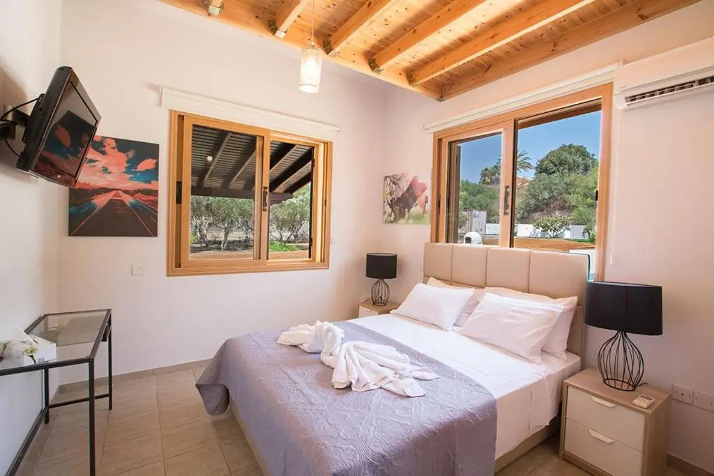 Villa Konnos View, Stunning 6Bdr Villa With Private Pool, Close To Konnos Beach